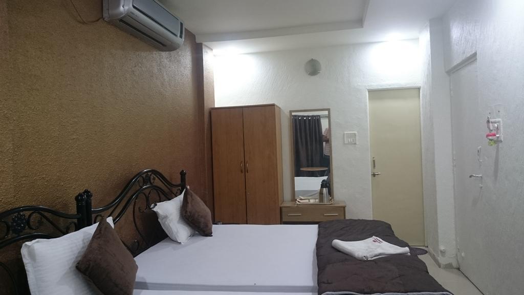 Hotel Preetam Aurangabad Room photo